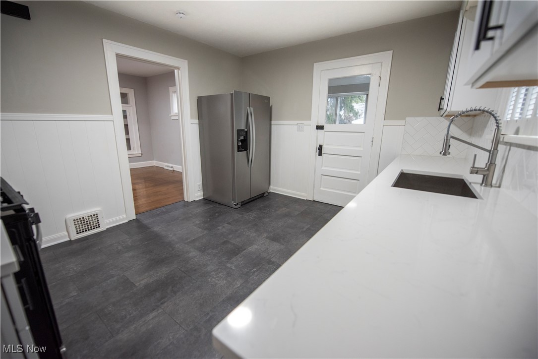 239 Lear Road, Avon Lake, Ohio image 12