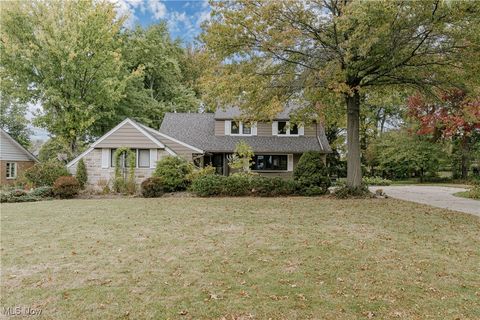 22813 Halburton Road Beachwood OH 44122