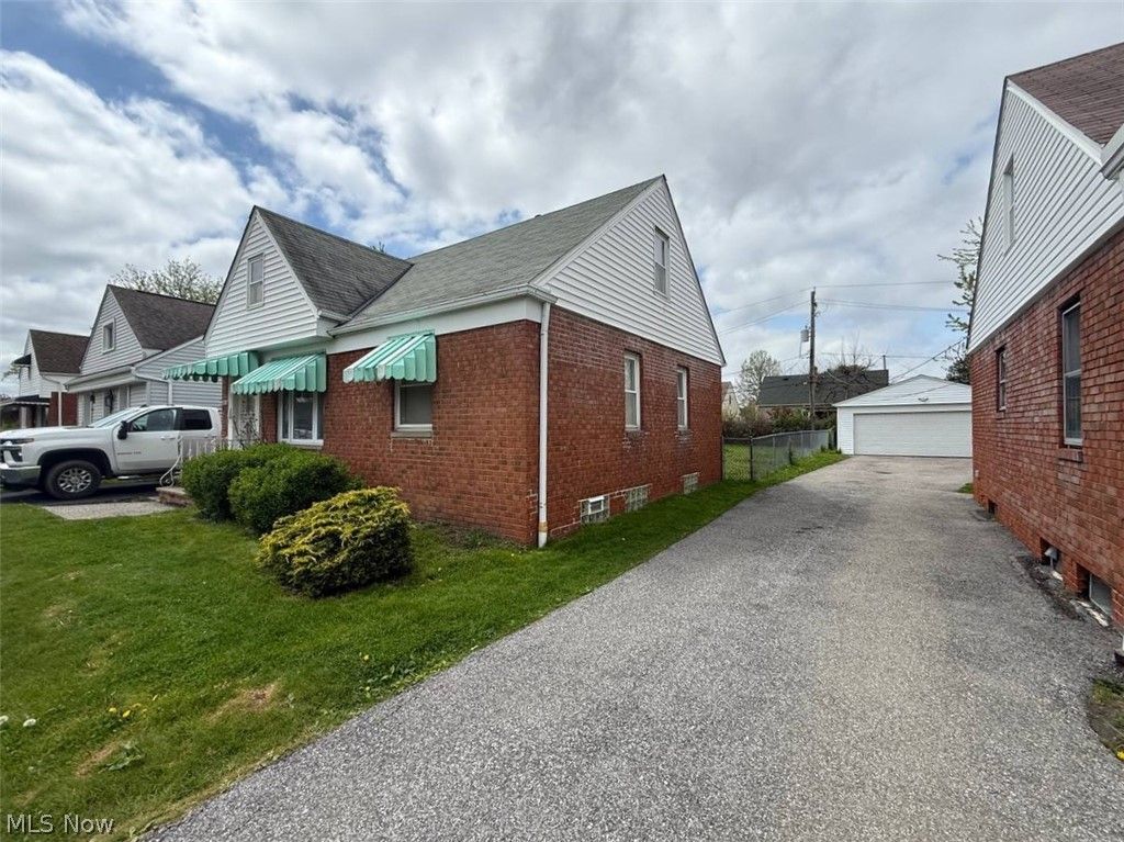 Photo of 4076 E 187th Street, Cleveland, OH 44122 (MLS # 5207913)