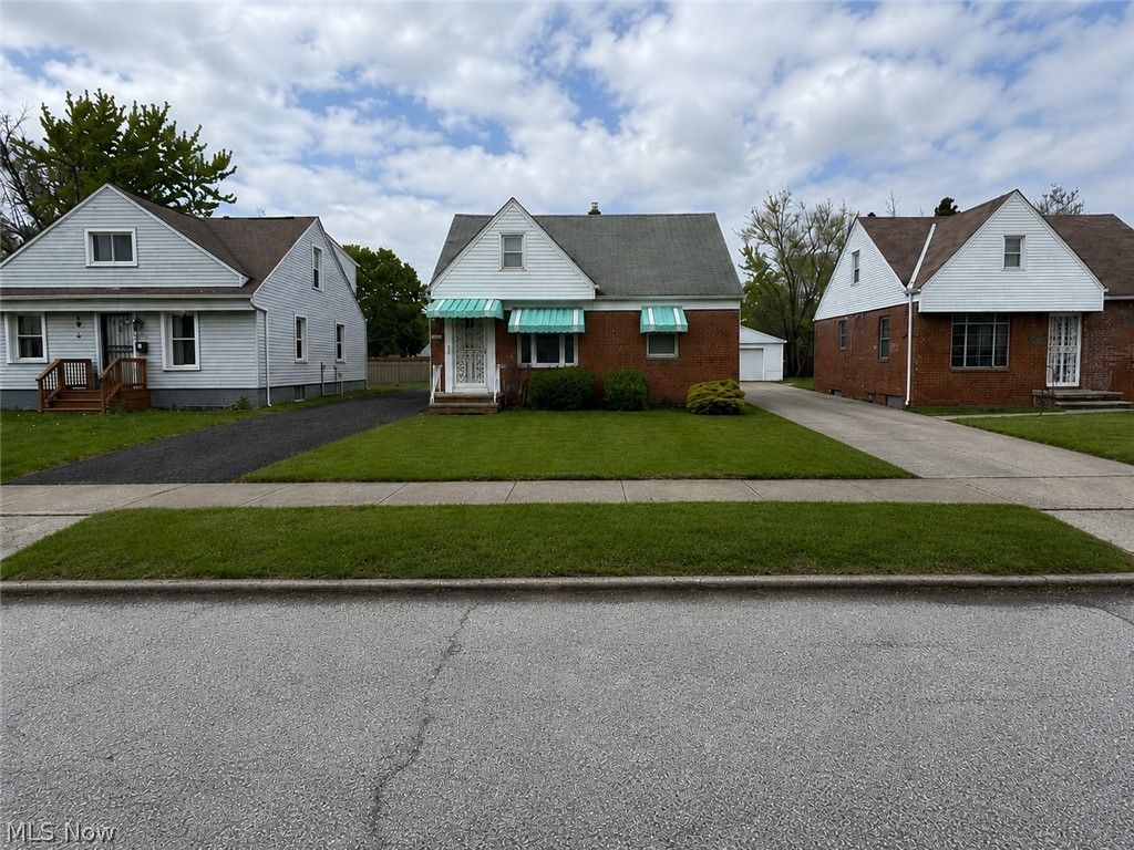 Photo of 4076 E 187th Street, Cleveland, OH 44122 (MLS # 5207913)