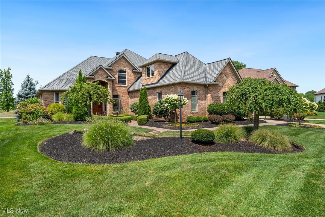 4454 Silver Oak Drive, Avon, Ohio image 2