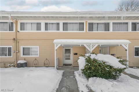 5849 Woolman Court 19 Parma OH 44130