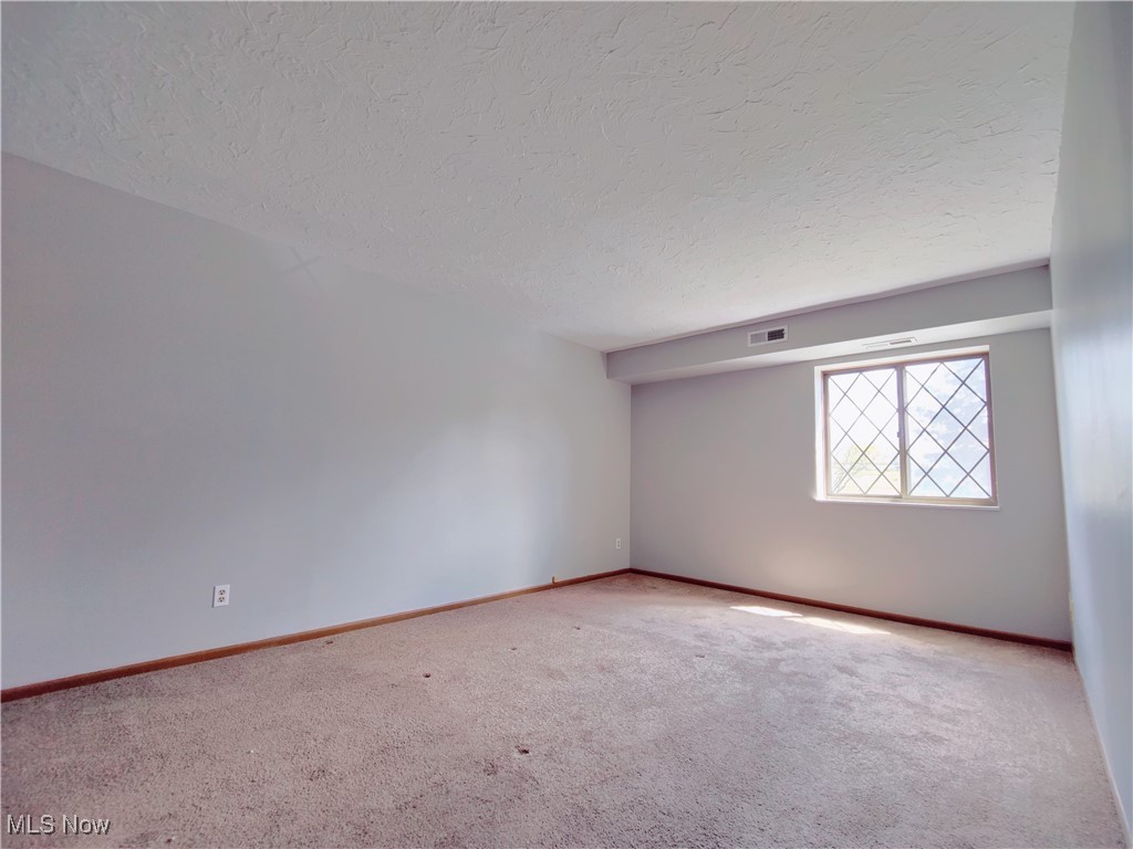 4849 Grace Road #104, North Olmsted, Ohio image 12