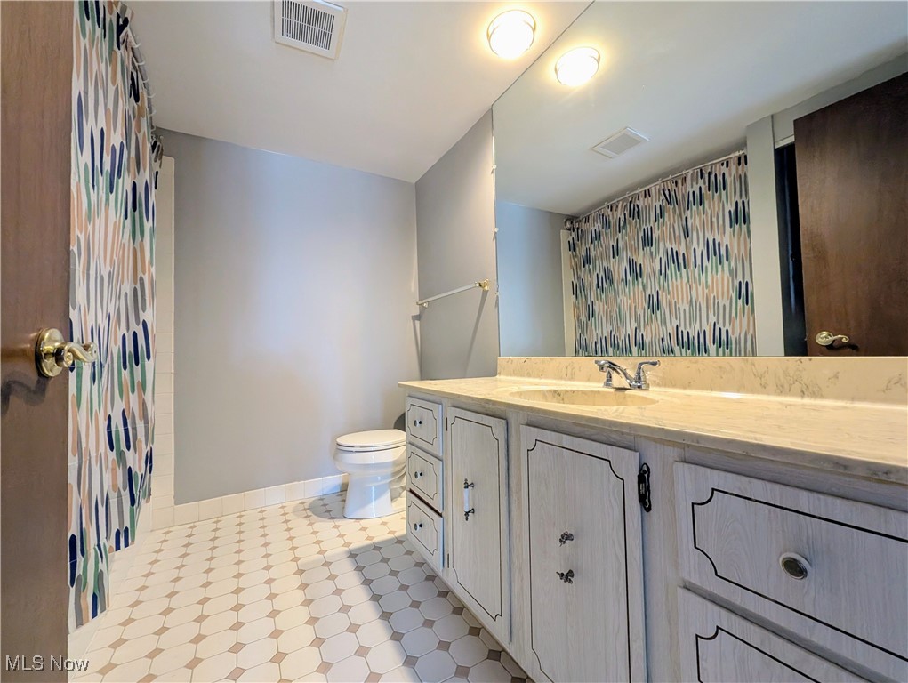 4849 Grace Road #104, North Olmsted, Ohio image 10