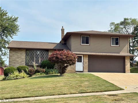 Homes For Sale - 4092 Sarasota Drive<br/> Parma, OH 44134