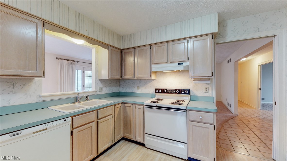 Shady Hollow Condo - Residential