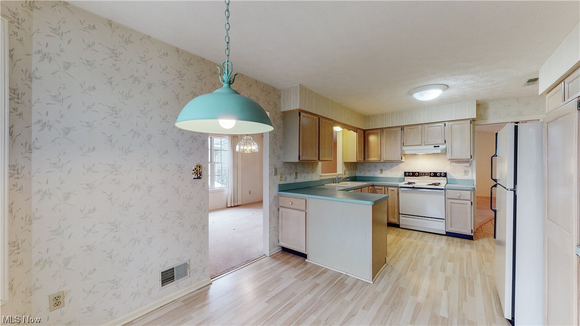 Shady Hollow Condo - Residential