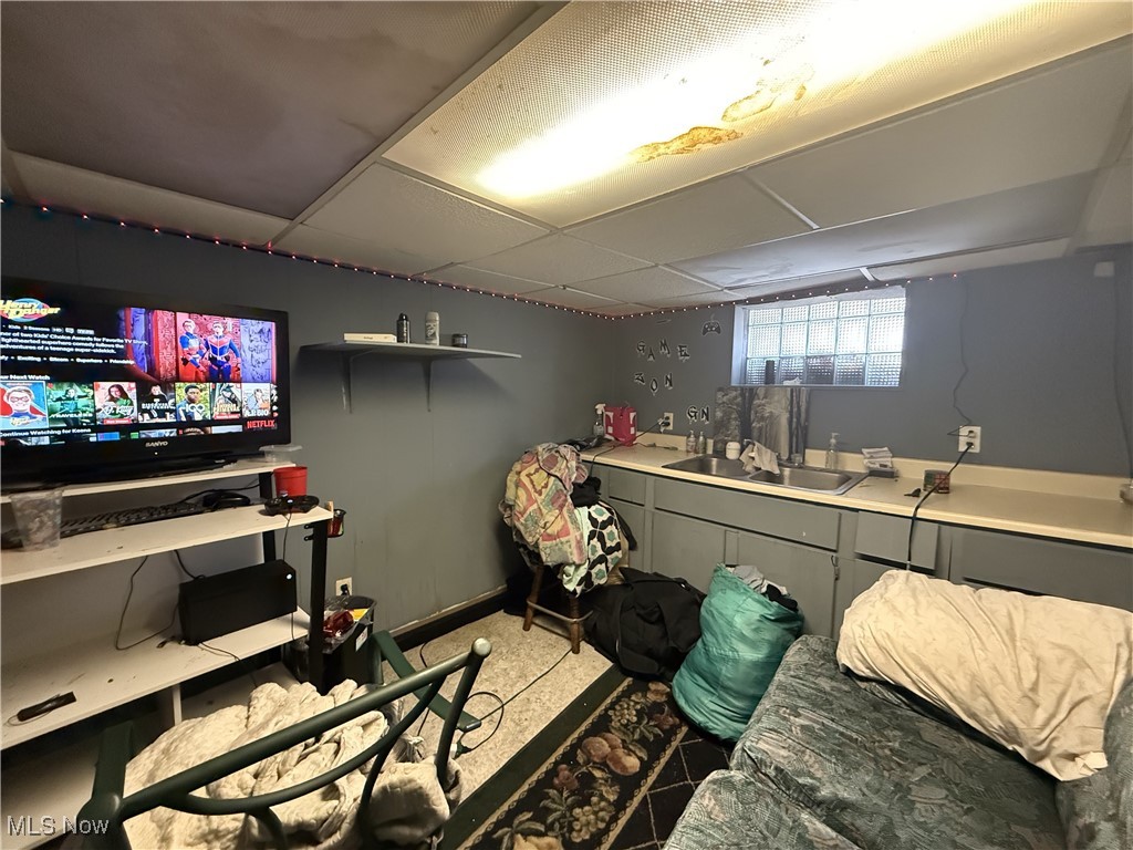 Henderson Realty Cos Lake Shr B - Residential