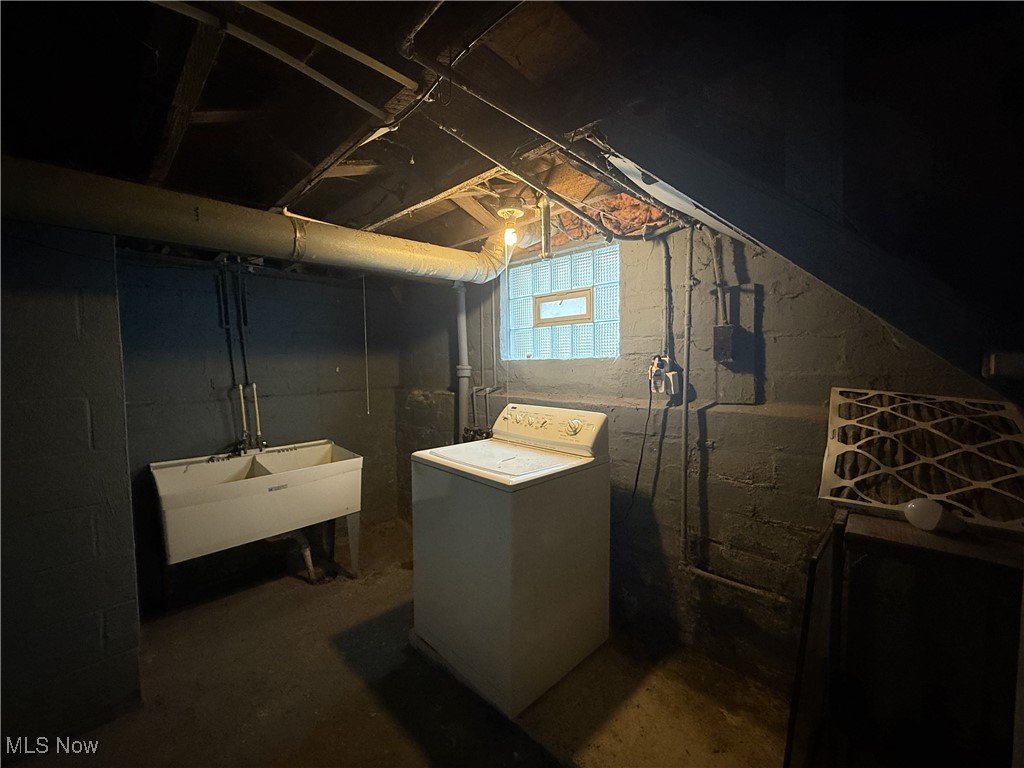 Henderson Realty Cos Lake Shr B - Residential