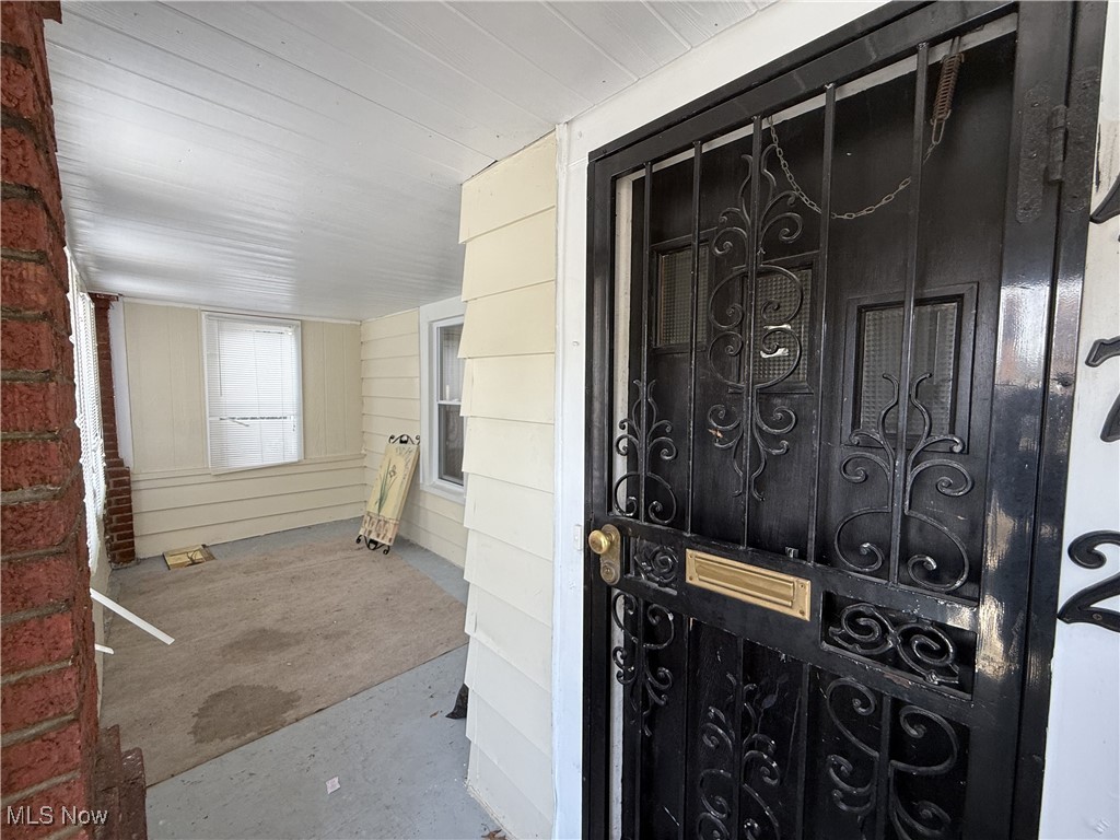 Henderson Realty Cos Lake Shr B - Residential