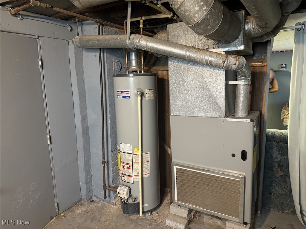 Henderson Realty Cos Lake Shr B - Residential