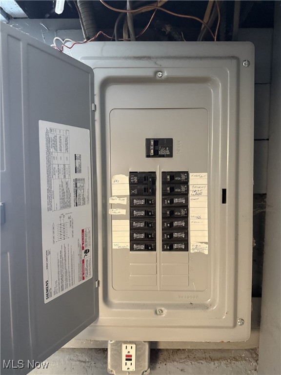 Henderson Realty Cos Lake Shr B - Residential