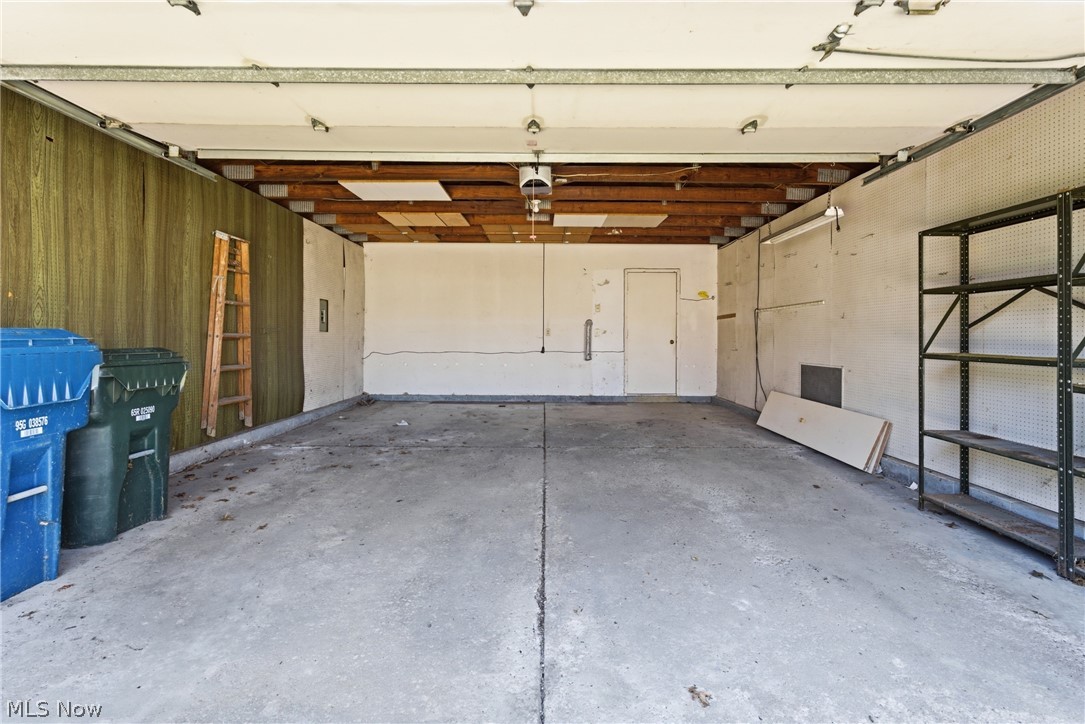 Raintree Condo 01 - Residential