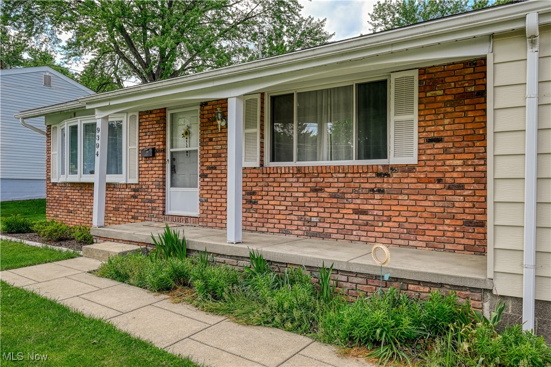 9394 Gettysburg Drive, Twinsburg, Ohio image 2