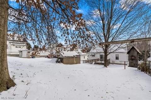 Tiny photo for 1611 Lawrence Street, Parkersburg, WV 26101 (MLS # 5185719)