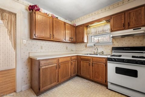 Tiny photo for 1611 Lawrence Street, Parkersburg, WV 26101 (MLS # 5185719)