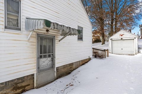 Tiny photo for 1611 Lawrence Street, Parkersburg, WV 26101 (MLS # 5185719)
