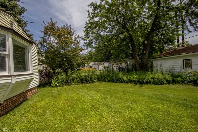 S H Kleinman Realty Cos Shake - Residential