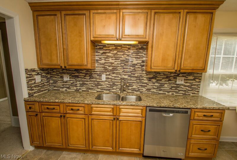 S H Kleinman Realty Cos Shake - Residential