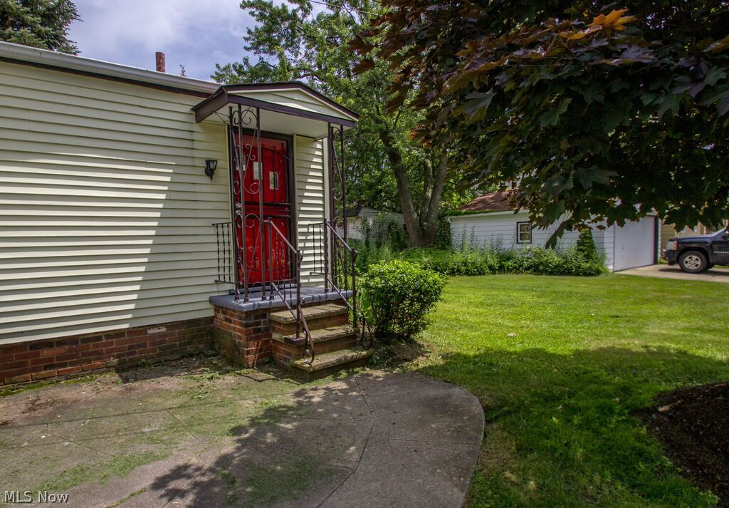 S H Kleinman Realty Cos Shake - Residential