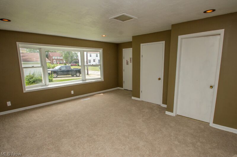 S H Kleinman Realty Cos Shake - Residential