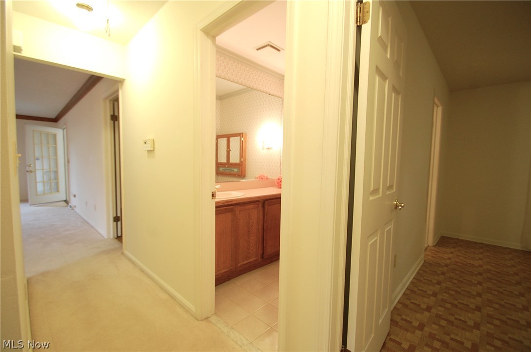 Hollycroft Condo - Residential