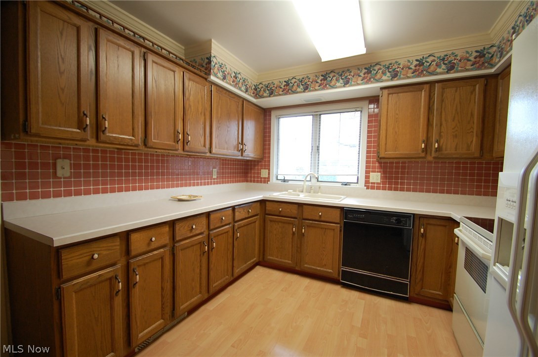 Hollycroft Condo - Residential