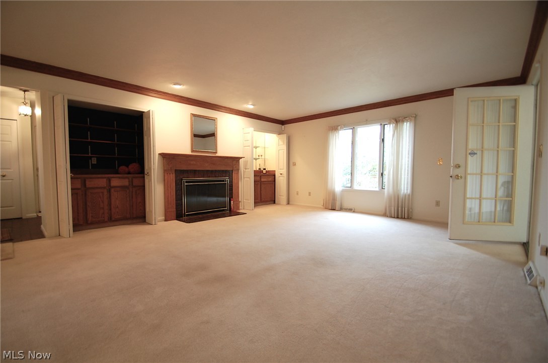 Hollycroft Condo - Residential