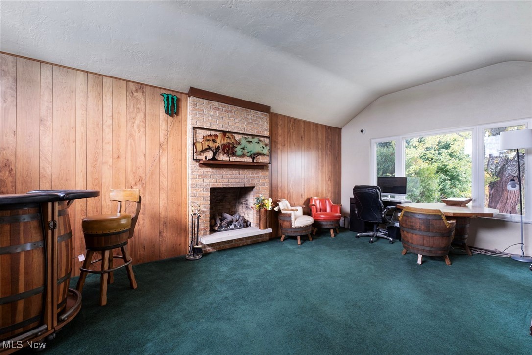 Hampton Court - Residential