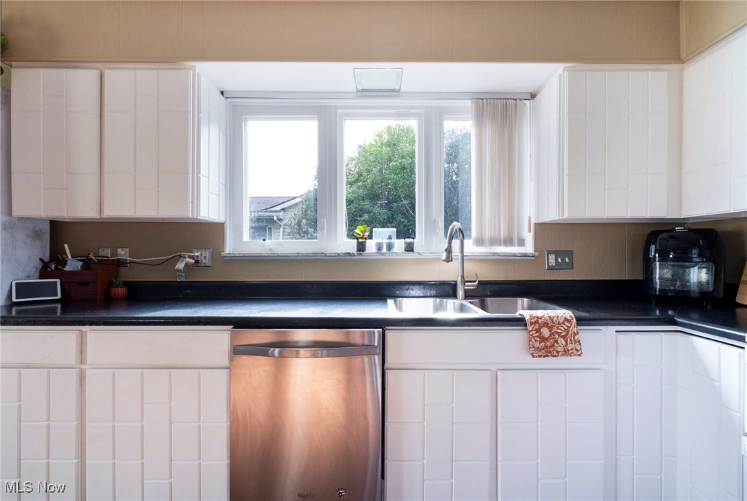 Hampton Court - Residential