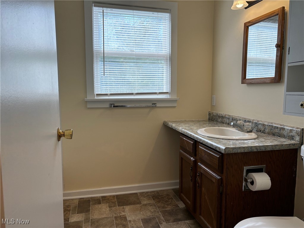2071 Sarchet Avenue, Cambridge, Ohio image 4