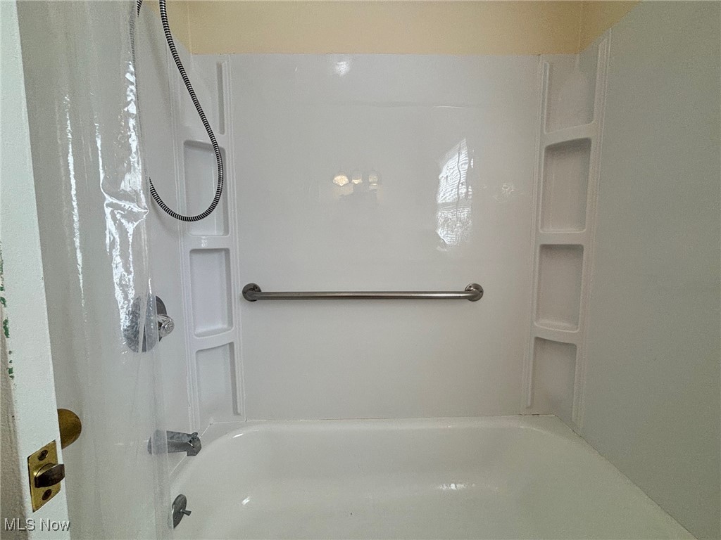 2071 Sarchet Avenue, Cambridge, Ohio image 7