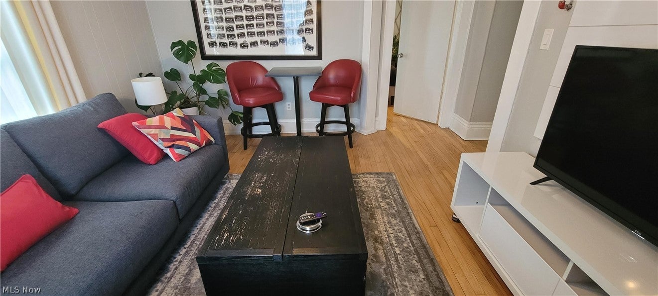 1306 W 73rd Street