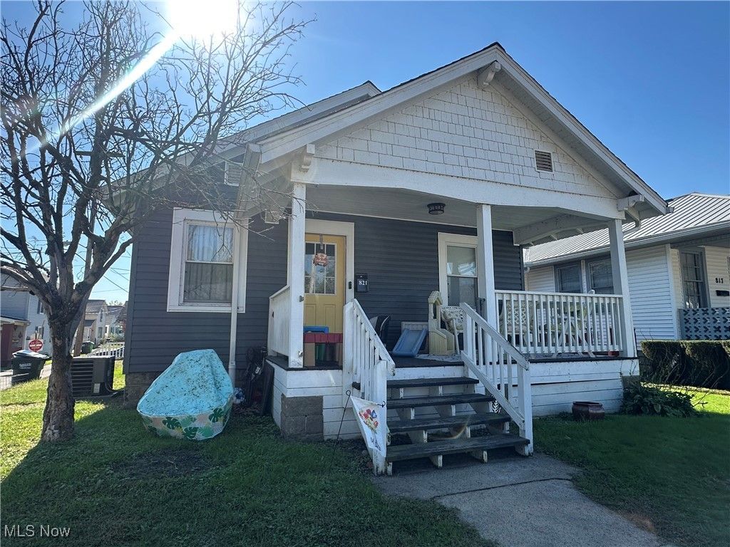 Photo of 821 Grandview Avenue, Coshocton, OH 43812 (MLS # 5163763)