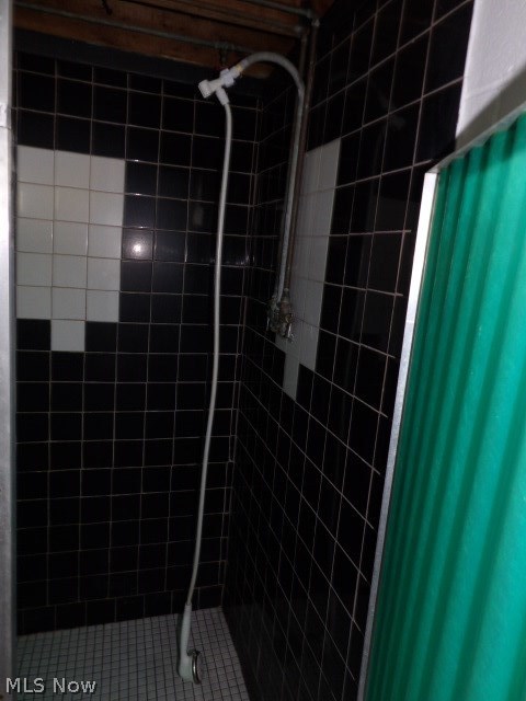 City/Youngstown - Residential Lease