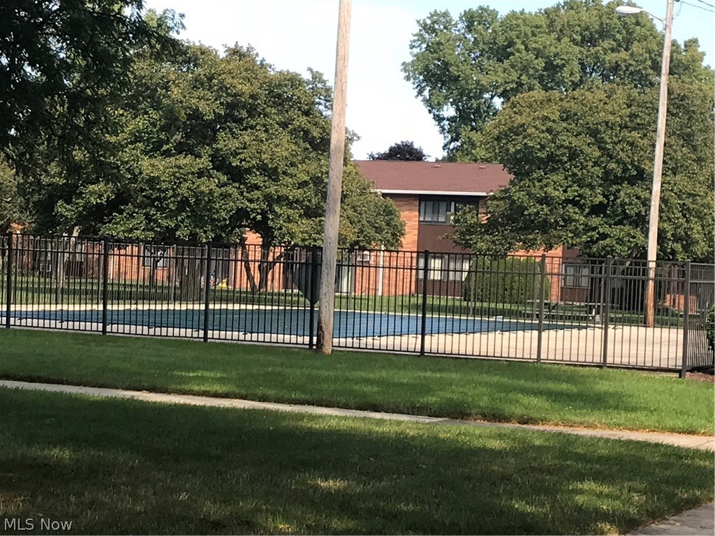 Northwoods Condo - Residential