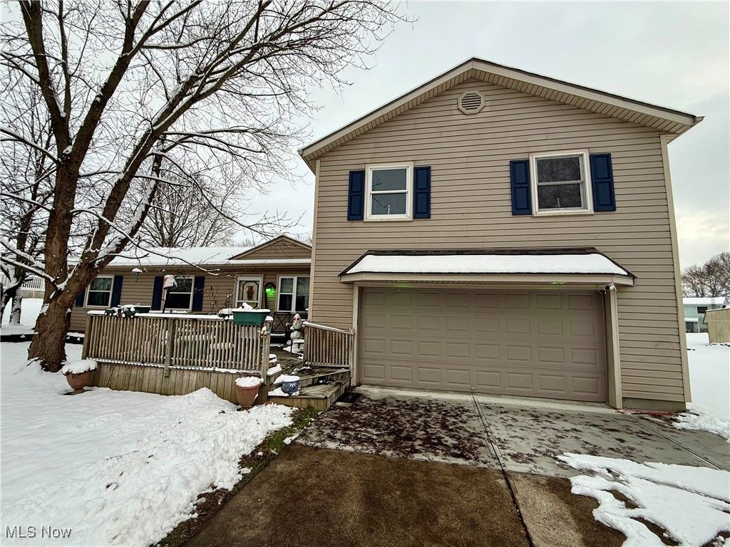 Photo of 5000 Mildred Circle E, Navarre, OH 44662 (MLS # 5175335)