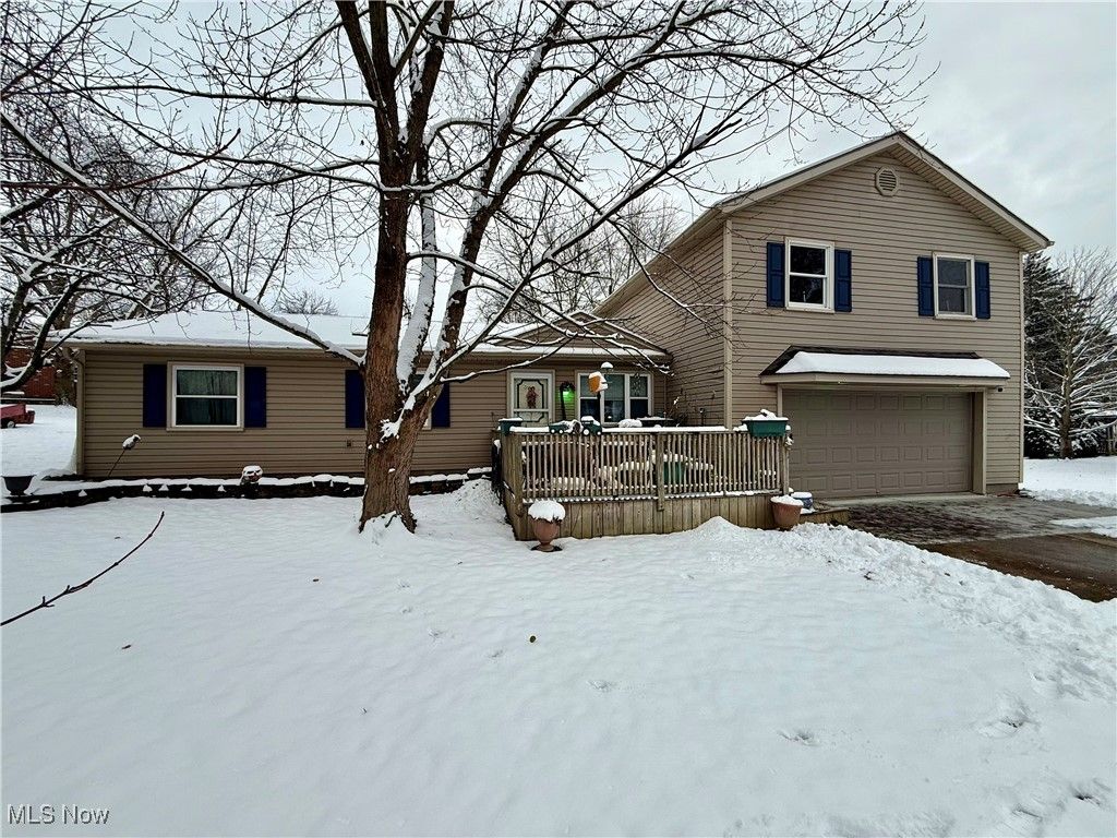 Photo of 5000 Mildred Circle E, Navarre, OH 44662 (MLS # 5175335)