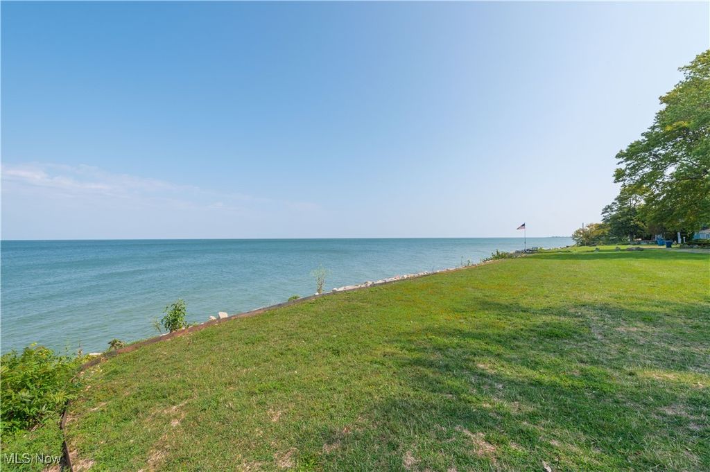 Photo of 4502 Edgewater Drive, Sheffield Lake, OH 44054 (MLS # 5173636)