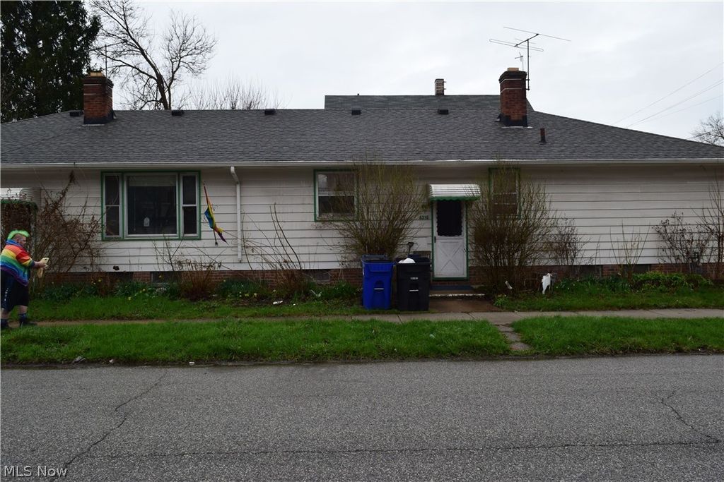 Photo of 6210 Heisley Avenue, Cleveland, OH 44105 (MLS # 5198512)