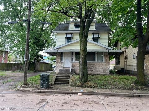 Photo of 610 Wertz Avenue SW, Canton, OH 44710 (MLS # 5207505)