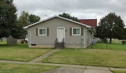 Single Family Residence in Elyria OH 82 Woodford Avenue.jpg