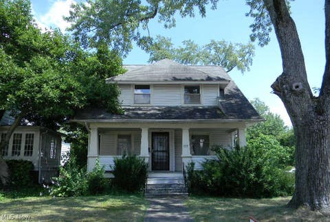Photo for 527 Oak Knoll Avenue SE