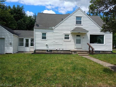 Homes For Sale - 900 Ardella Avenue<br/> Akron, OH 44306