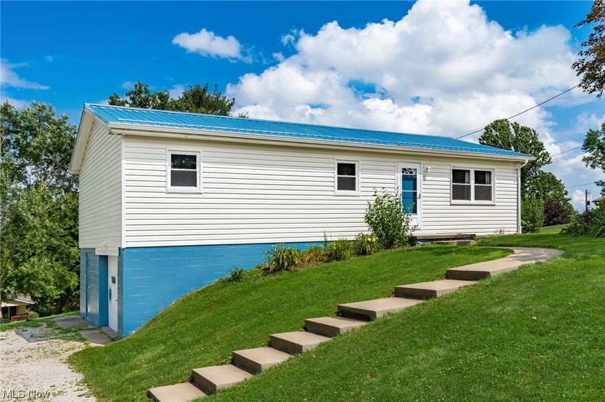 This ranch home offers a large living room that flows in to the dinning room and kitchen a private back deck, 3 bedrooms, full bath, finished lower level and a 1 car garage.