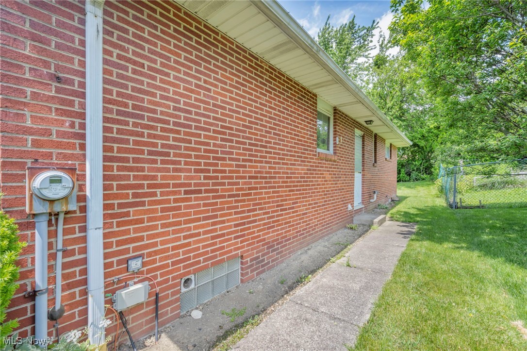 435 Roanoke Avenue, Cuyahoga Falls, Ohio image 39