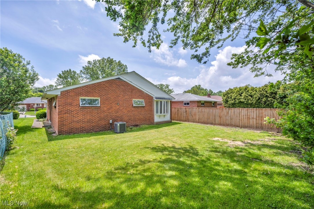 435 Roanoke Avenue, Cuyahoga Falls, Ohio image 37