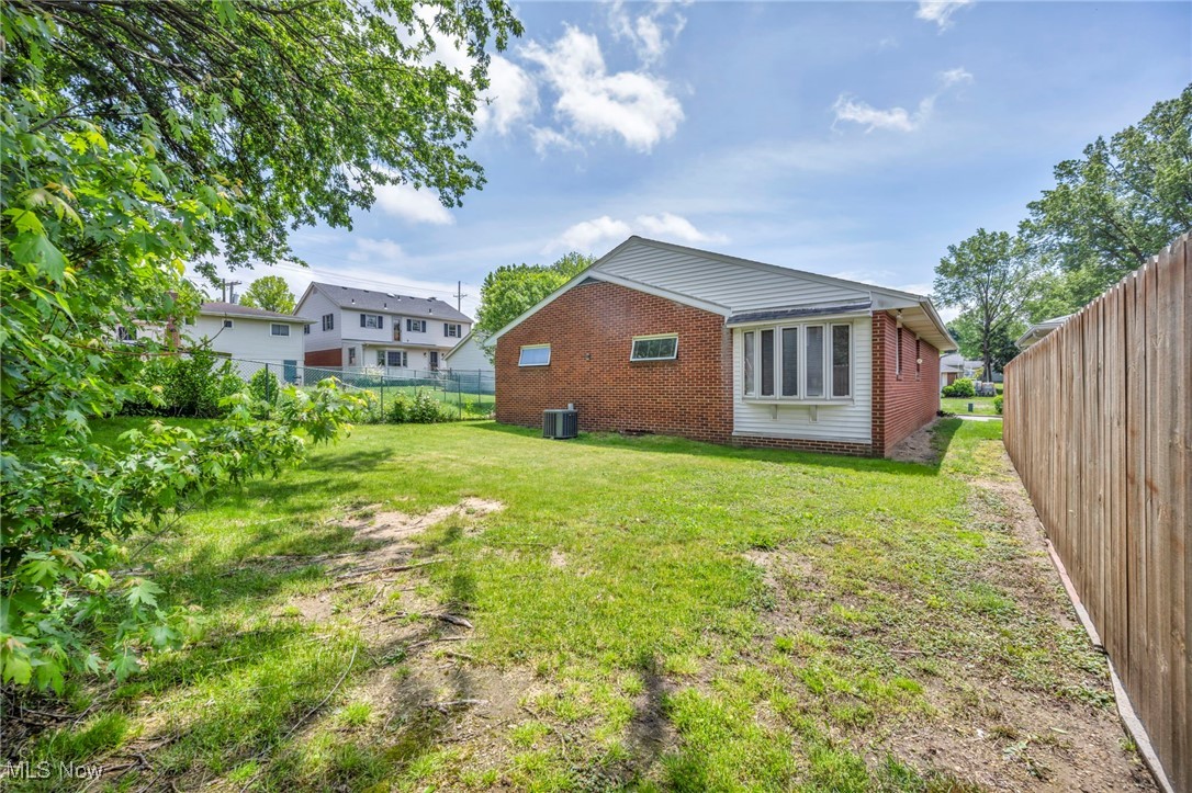 435 Roanoke Avenue, Cuyahoga Falls, Ohio image 36