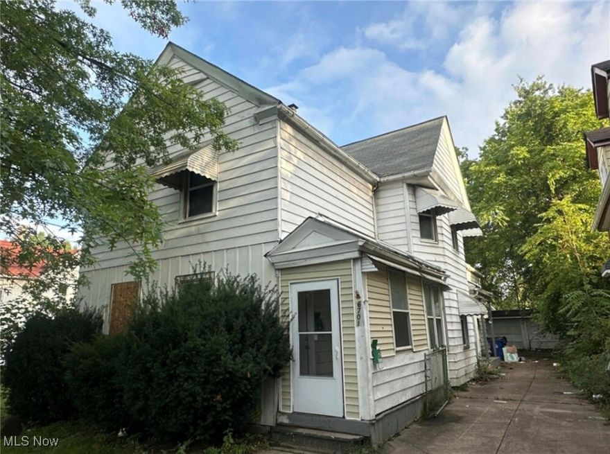 Excellent TRIPLEX (3-Unit) Investment Opportunity! Priced to move quickly. Excellent value add and cash flow opportunity! ADDRESS: 6701 Gertrude Ave Cleveland, OH 44105 3 Unit triplex, separately metered 2500+ mo rent potential. (Comps: 3568 E 114th St, Cleveland, OH 44105, 3545 E 153rd St, Cleveland, OH 44120) Needs: water heaters and furnace (10k), General maintenance (windows, doors, paint, etc and upkeep- 30k Note - photos were taken 6 months ago before the property was rented. it's not in as good condition as in the photos due to tenant wear and tear. Last rents (raise rents after updating property): 2x 2BR (750) 1x 1BR (750 and 650)