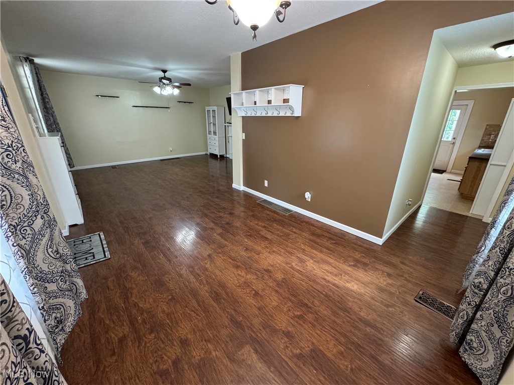 208 Walton Avenue, Barnesville, Ohio image 17